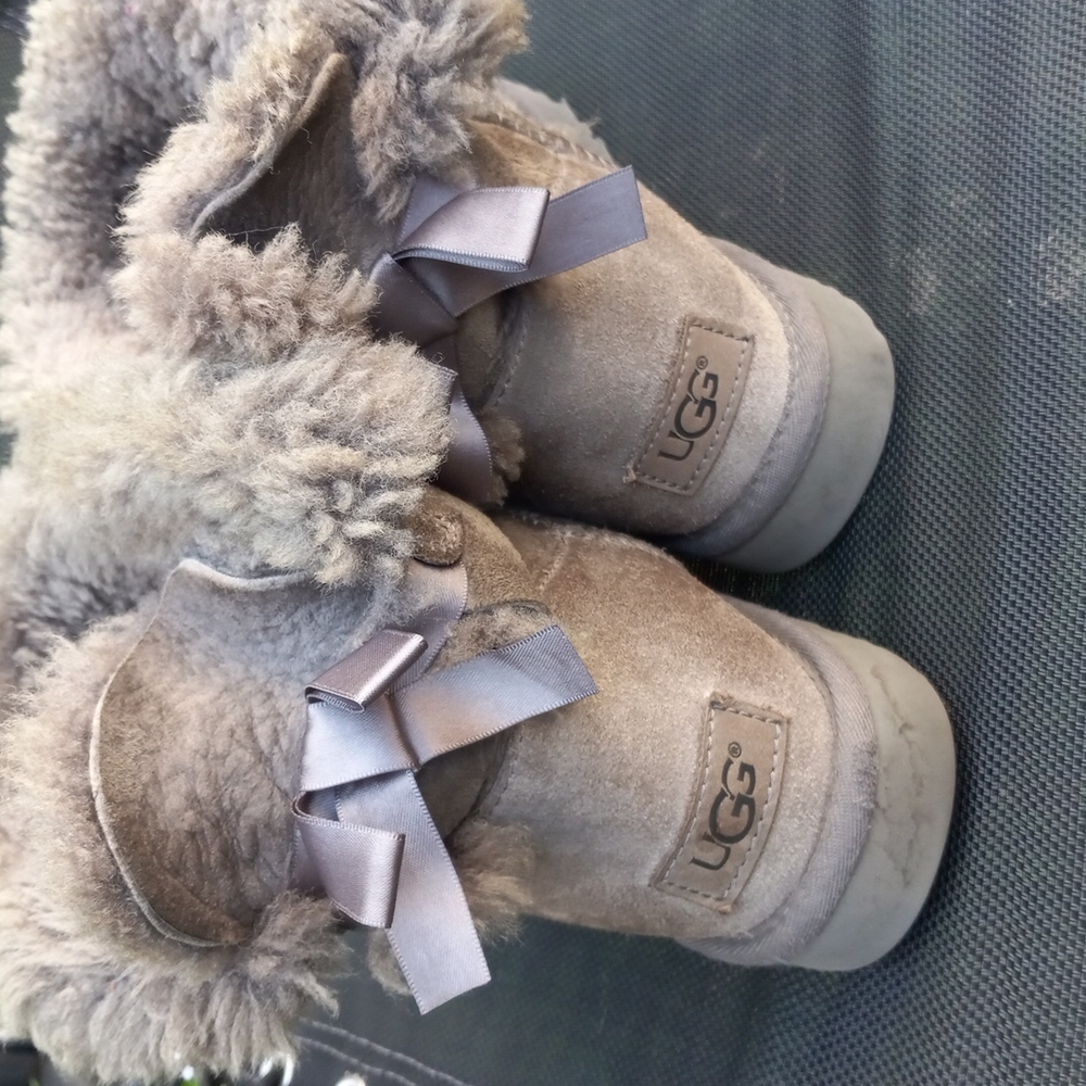 Ugg min Bailey bow boot II